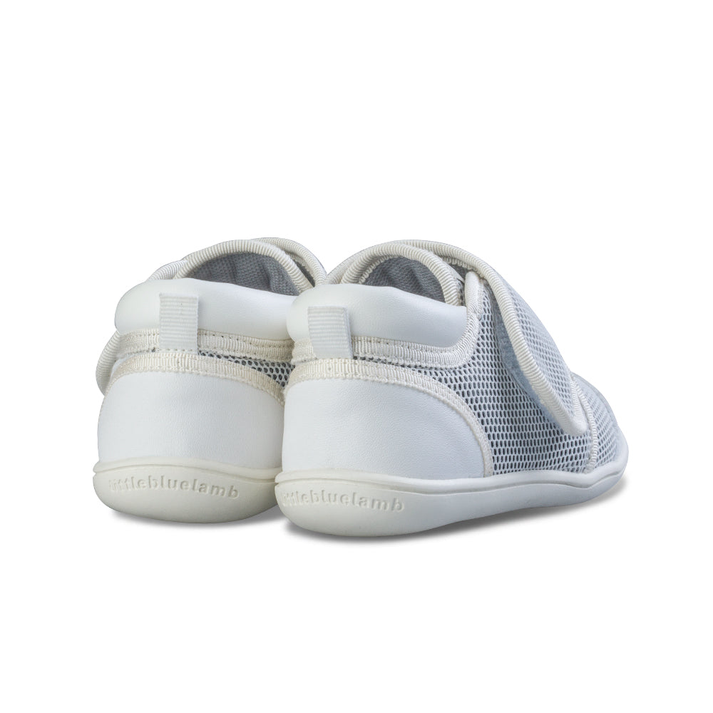Little Blue Lamb comfortable infant sneakers in white